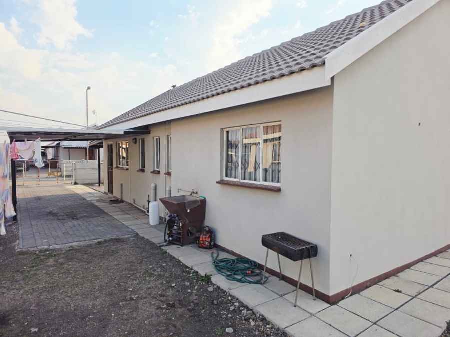 4 Bedroom Property for Sale in Freedom Park North West
